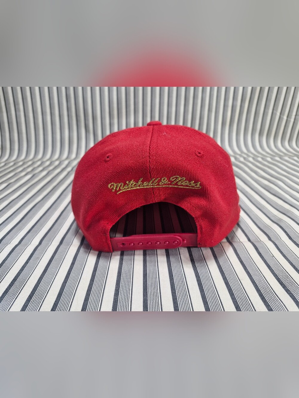 Mitchell & Ness Chicago Bulls NBA 50th Anniversary Snapback Hat Red Gold Under B - Picture 4 of 8